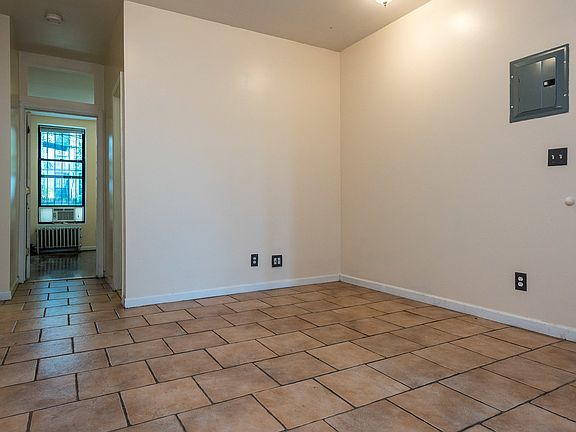 4th image of 300 Jefferson St APT 1L