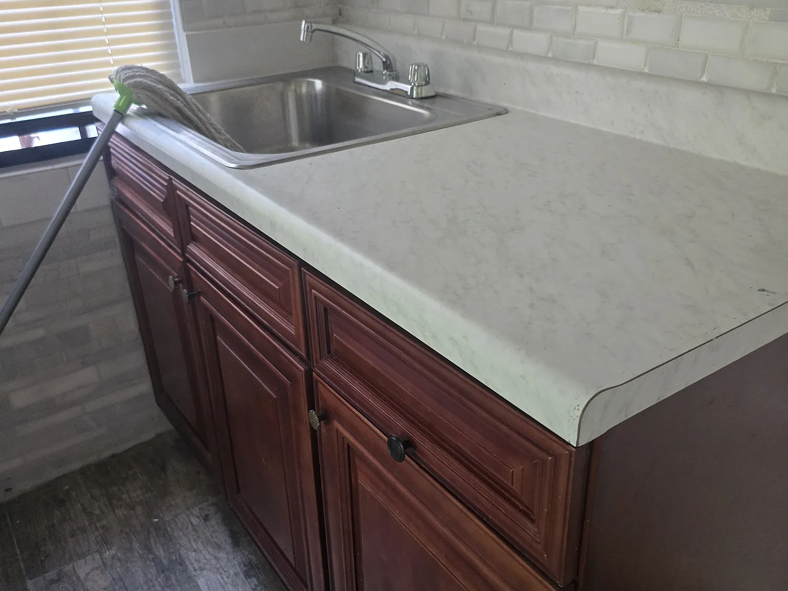 2 bed, 1000 sqft, $3,000 — Photo 3