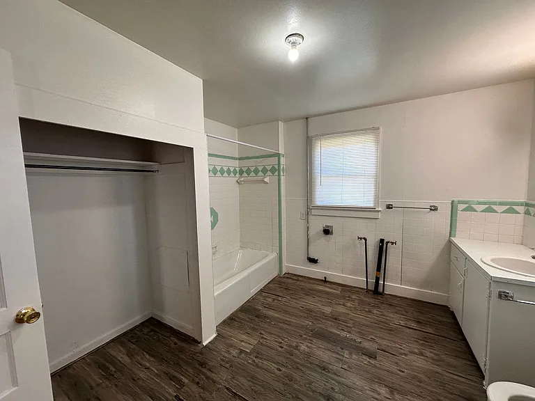 205 G St — Photo 11
