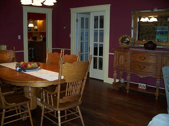 Formal dining 