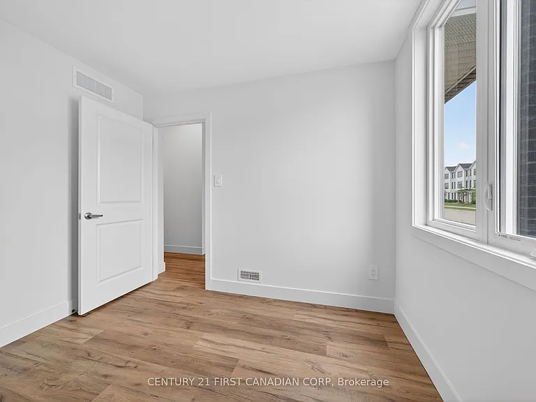 1595 Capri Cres #66 — Photo 8