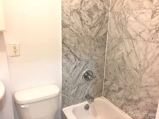 Rented by City Connections Realty | media 33