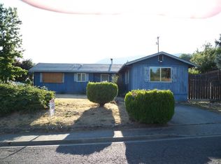 414 Placer St, Rogue River, OR 97537