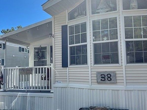 2073 Post Rd #38T