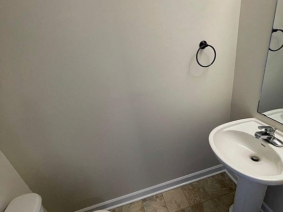 3rd image of 206 Bridgewood Dr