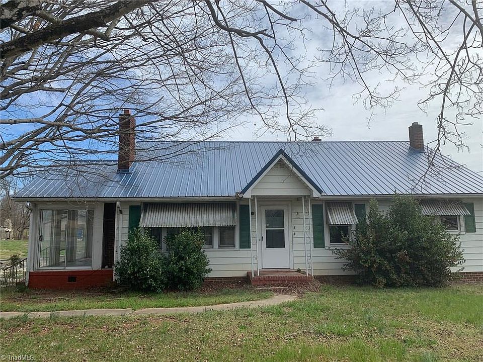 2nd image of 613 Becks Church Rd