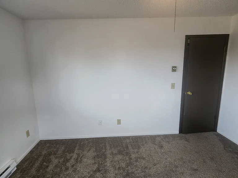 119 N Lot Ave #F — Photo 11