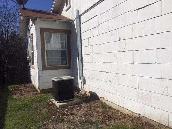 3rd image of 2313 Vine St
