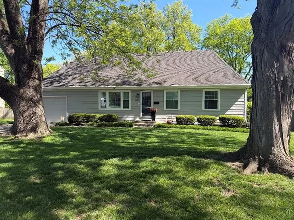 6108 W 76th Ter, Prairie Village, KS 66208