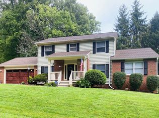 10 Two Oaks Dr, Fletcher, NC 28732