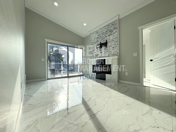 5th image of 1111 SW 148th St #4