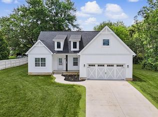 141 Hazel Dr, Ontario, OH 44906
