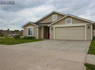 532 Northfield Rd, Manhattan, KS 66502