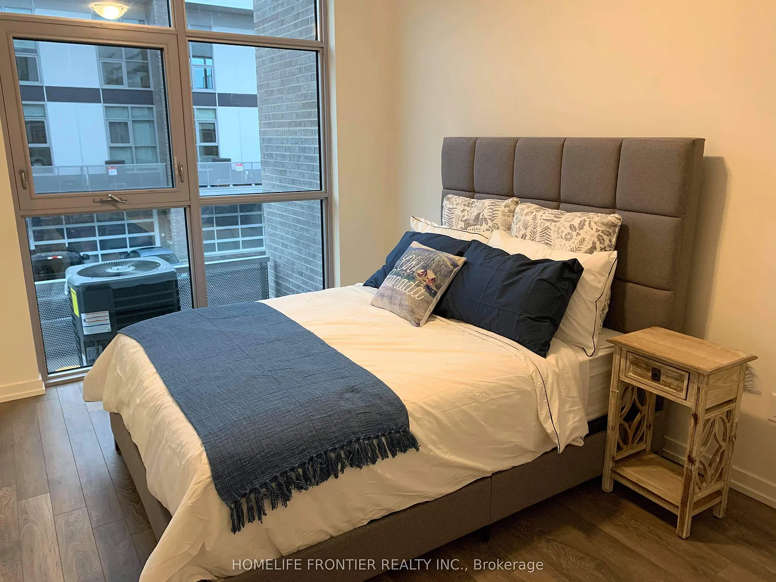 4 bed, $5,000 — Photo 2