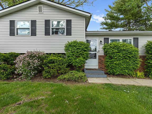 2nd image of 1944 Coghill Dr