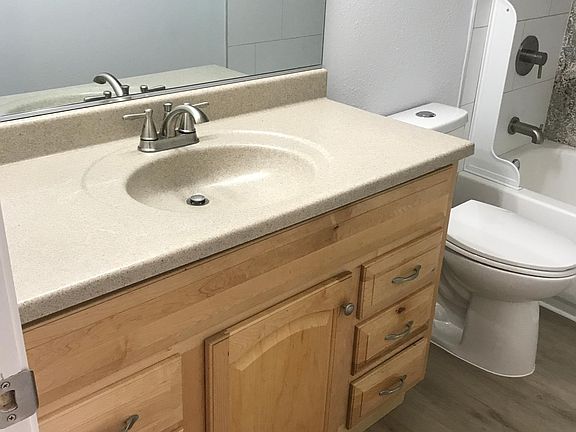 4th image of 671 Upper 8th Ave S