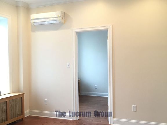 3rd image of 260 19th St APT 12