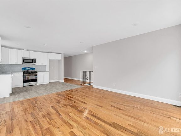 4th image of 138 Milford Ave #1