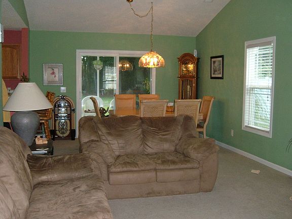 living room / dining