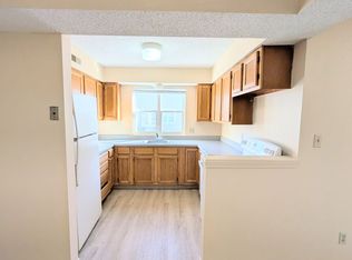 1708 E 24th Ave APT 2, Hutchinson, KS 67502