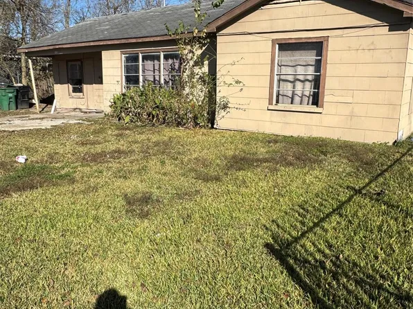 5325 Longmeadow St, Houston, TX 77033