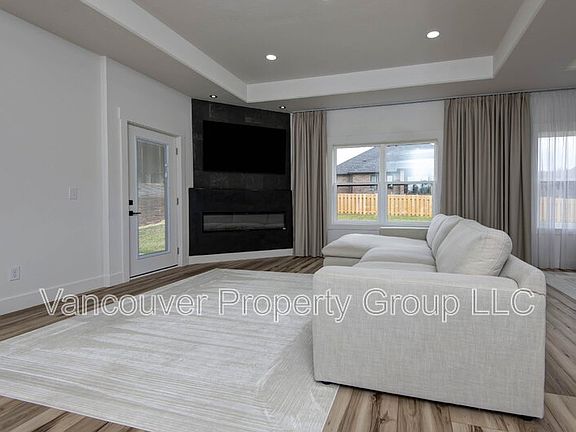 4th image of 5075 E Ferdinand Ct