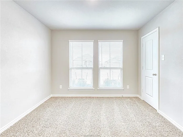 6172 Darlington Ave — Photo 9