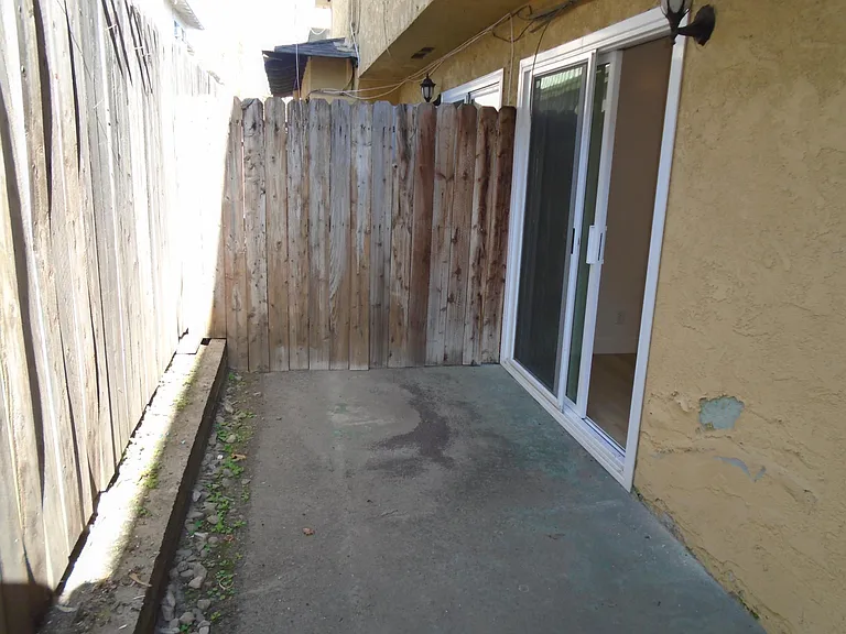 322 N Prospero Dr #4 — Photo 17
