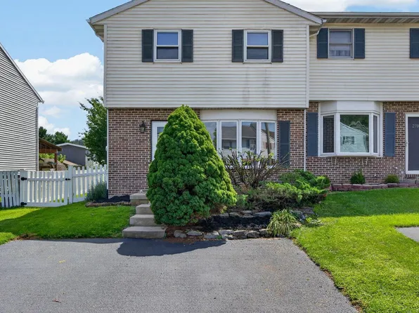 272 Riverview Dr, Ephrata, PA 17522
