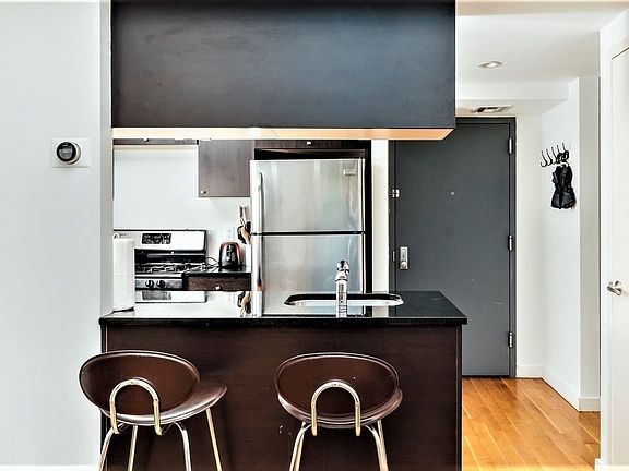 3rd image of 130 Scholes St #2D