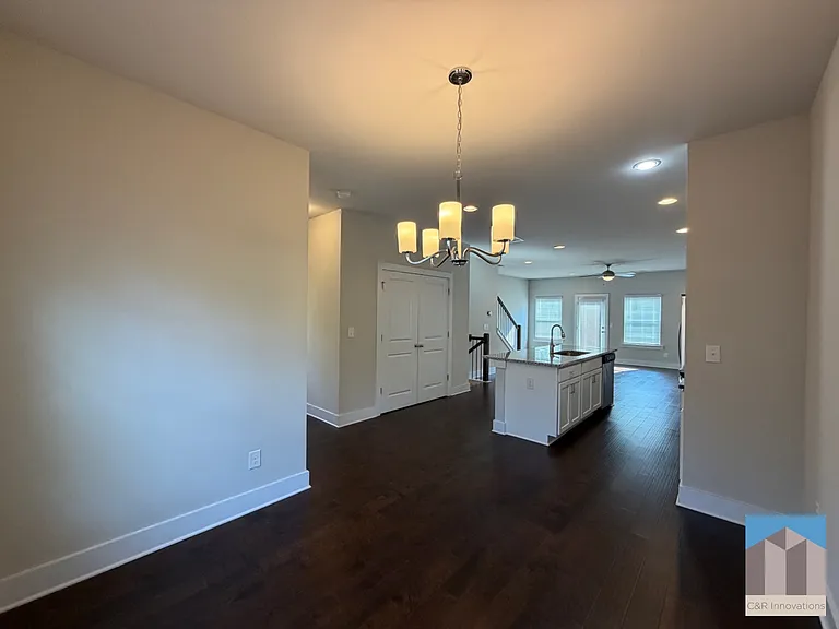 3782 Oxford Cir — Photo 4