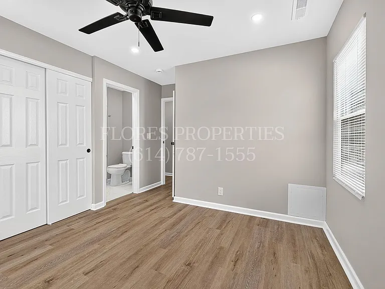 1300 Evaline Dr — Photo 41