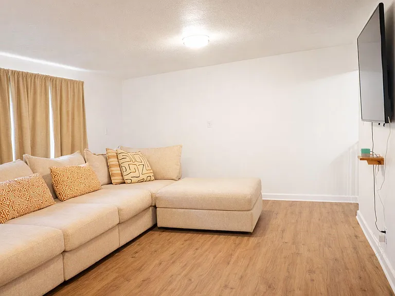 506 Azalea St — Photo 7