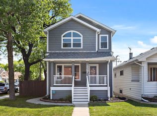 5567 N Meade Ave, Chicago, IL 60630