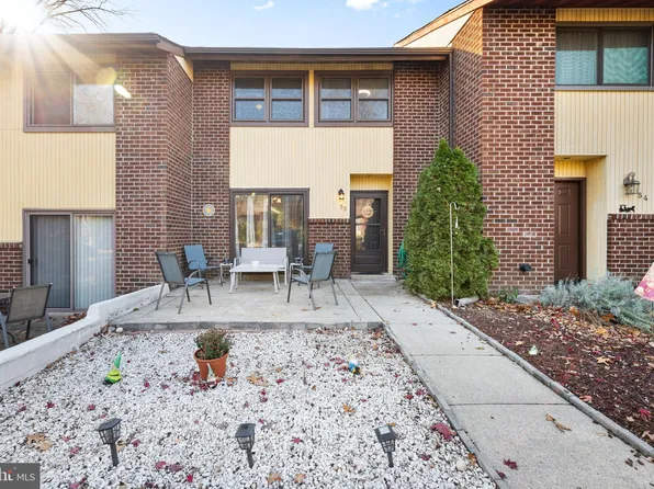 53 Juniper Ct, Deptford, NJ 08096