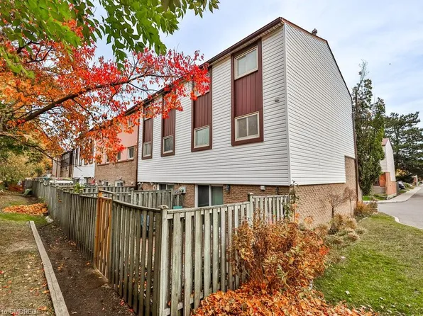 1221 Dundix Rd #99, Mississauga, ON L4Y 3Y9