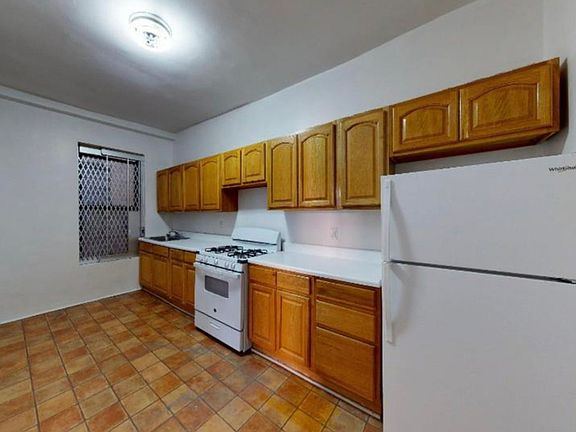5th image of 188 Saint Nicholas Ave #35A