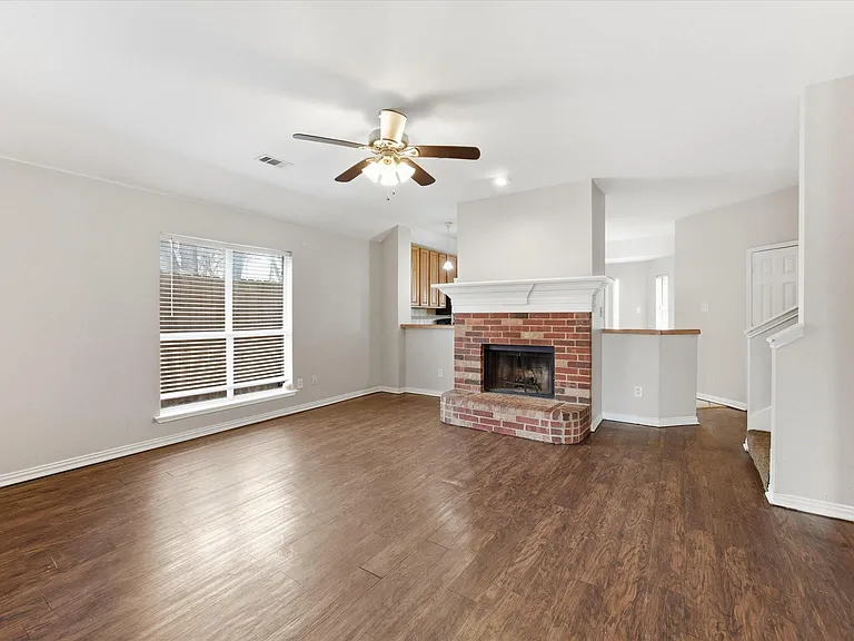 464 Bass Rd — Photo 3