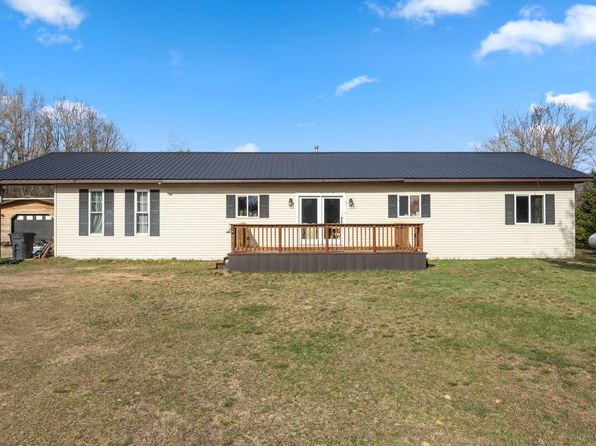 510 S John St, Mecosta, MI 49332