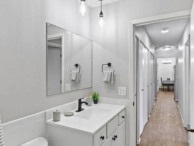 Lancaster Village Apartments — Photo 19