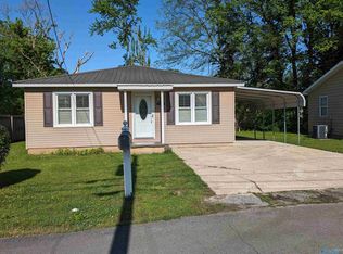 704 Recreation Ln, Scottsboro, AL 35768