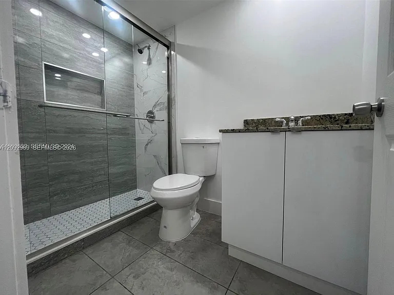 1200 N Liberty Ave #1200G — Photo 5