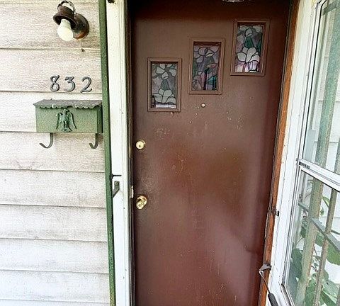 2nd image of 832 Frizell Ave