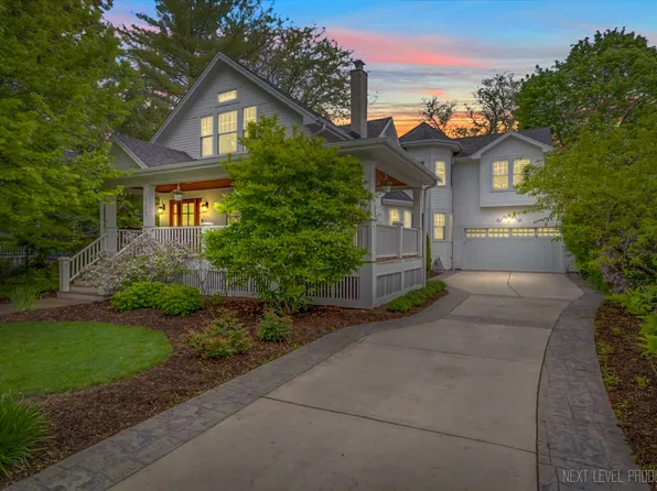 315 W Forest Ave, Wheaton, IL 60187