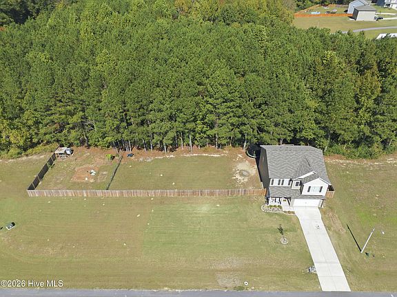 3rd image of 98 Baneberry Place