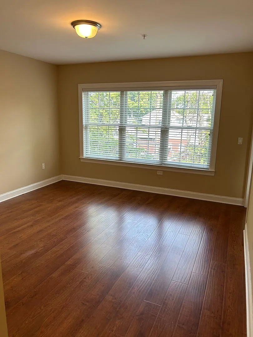 106 Terrace Ave — Photo 4