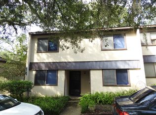 702 Oaks Field Rd, Jacksonville, FL 32211