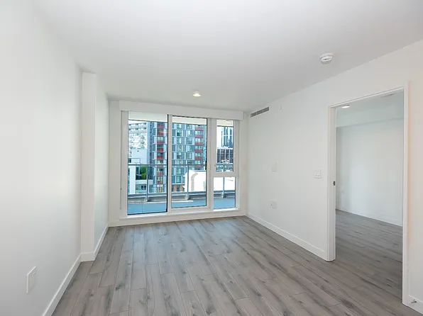 1107 Richards St, Vancouver, BC