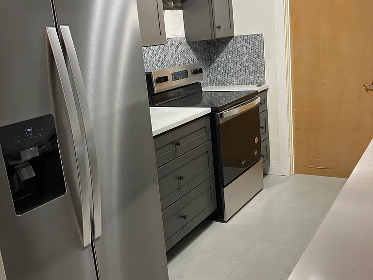 1449 Collins Rd — Photo 3