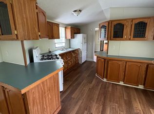 33 Mazy Ln, Halfmoon, NY 12065